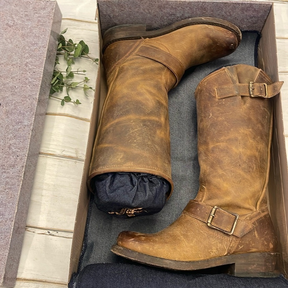 FreeBird by Steven Crosby Boots/ 7